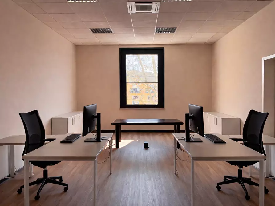 Immagine 17 di Ufficio in affitto  in Strada Langhirano a Parma