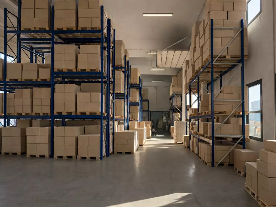 Immagine 3 di Attività artigianale in affitto  a Parma