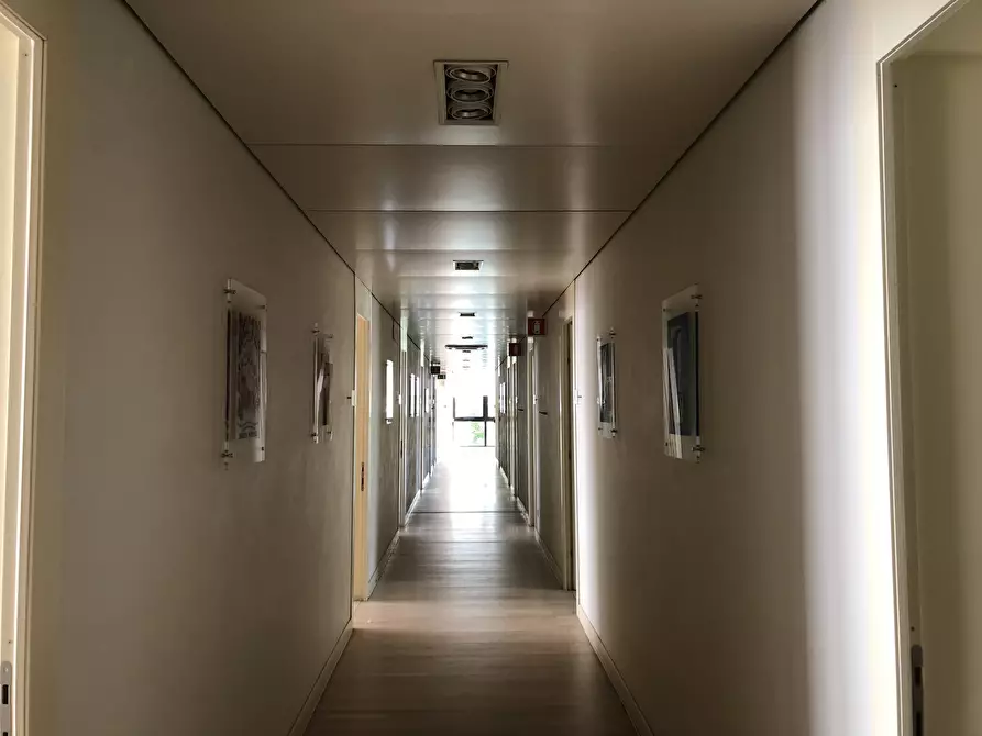 Immagine 7 di Ufficio in affitto  a Parma