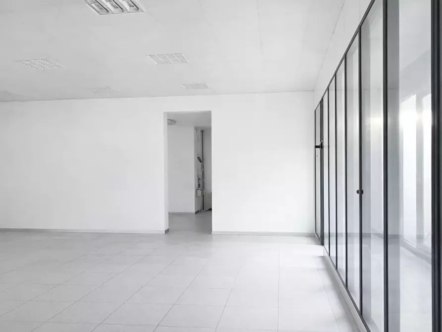 Immagine 3 di Attività artigianale in vendita  a Collecchio