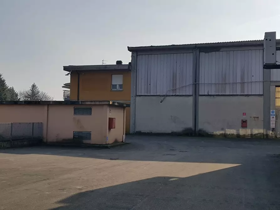 Immagine 15 di Attività artigianale in vendita  a Parma