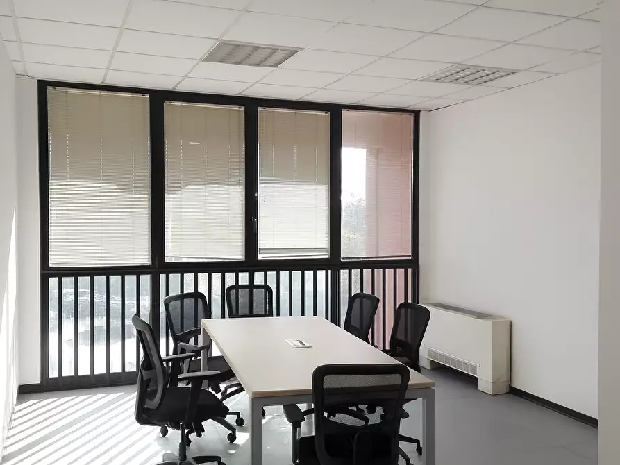 Immagine 6 di Ufficio in vendita  a Parma