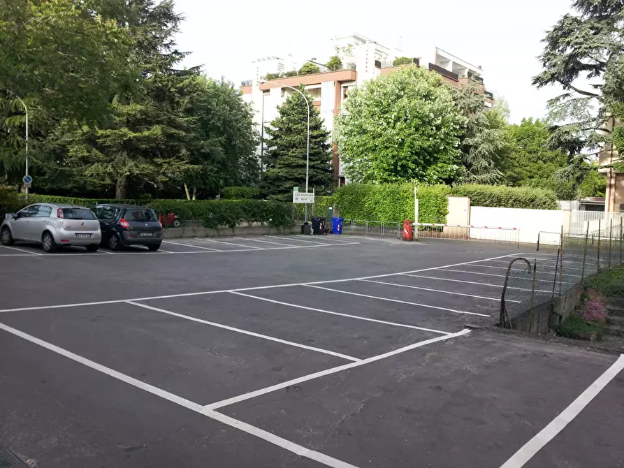 Immagine 6 di Ufficio in affitto  a Parma