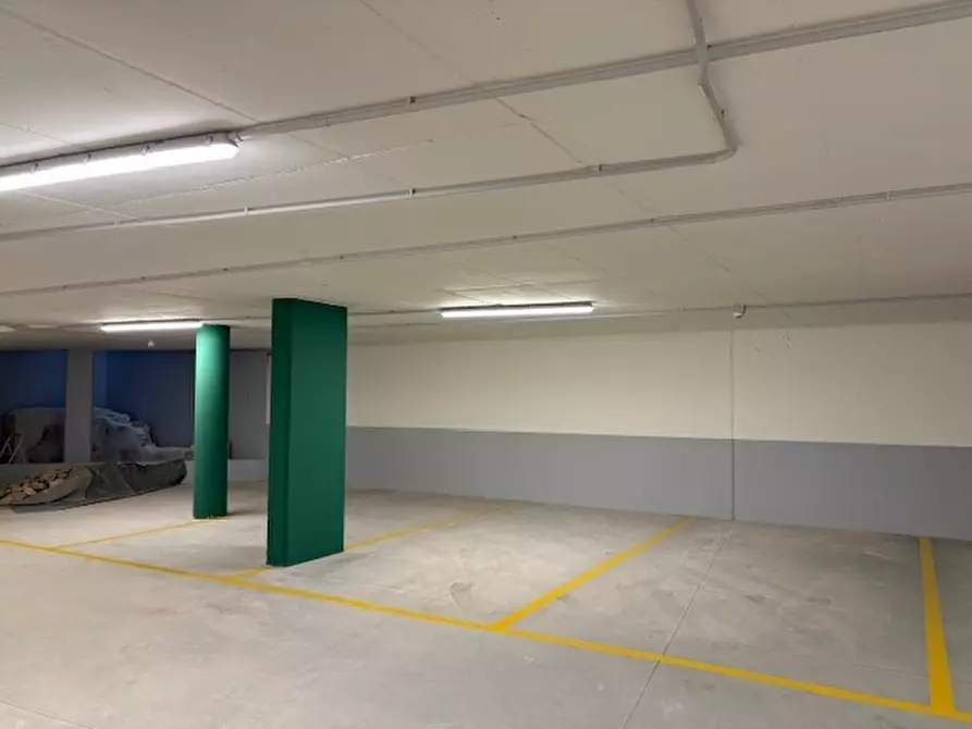 Immagine 1 di Garage in affitto  in Via della Roggia Grande 14/1 a Trento