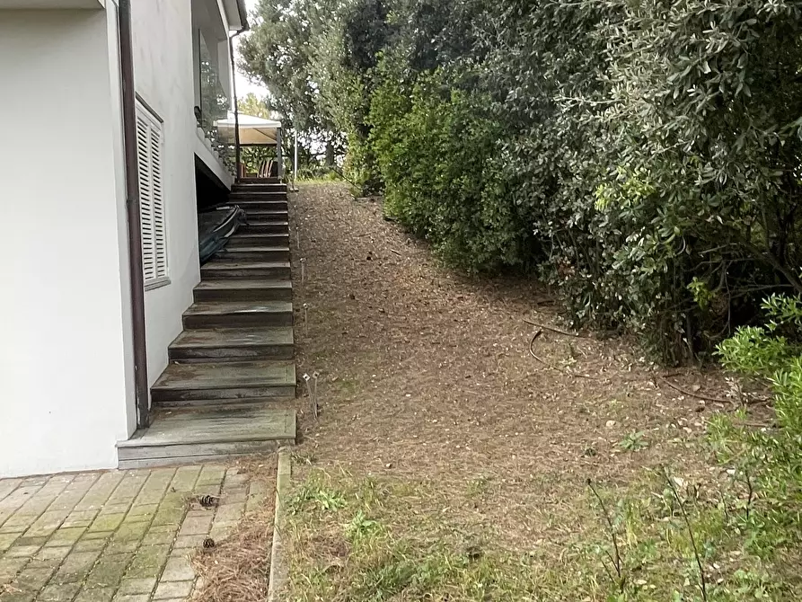 Immagine 23 di Villa in vendita  in Via Ischia a Numana