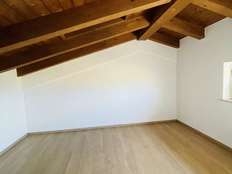 Immagine 16 di Porzione di casa in vendita  in Via Barcaglione a Falconara Marittima