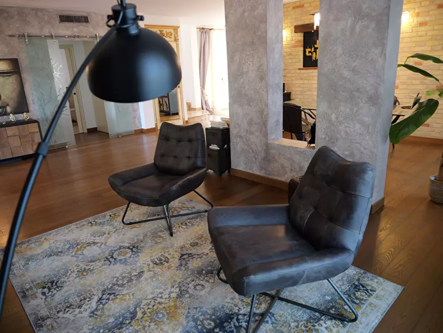 Immagine 18 di Villa in vendita  in Via Passarini a Recanati