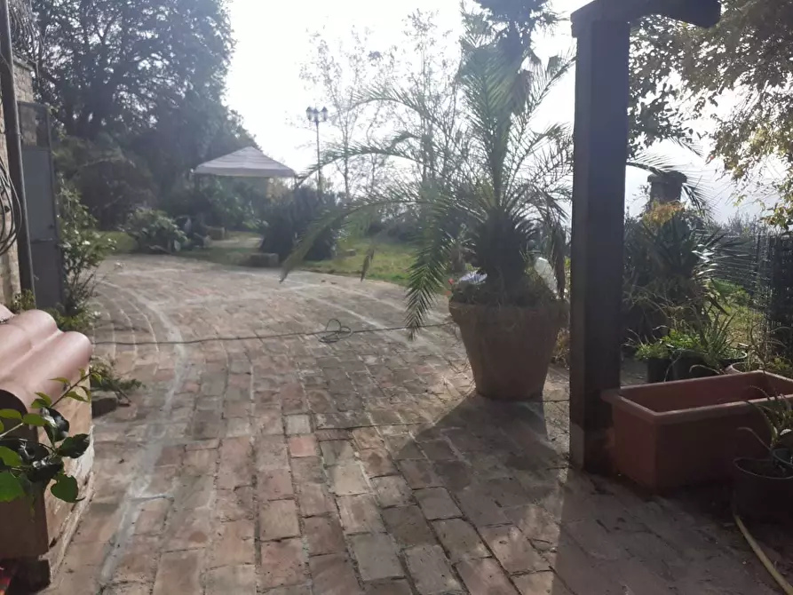 Immagine 14 di Villa in vendita  in VIA chiaravallese a Osimo