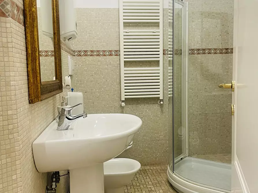 Immagine 5 di Quadrilocale in vendita  in Viale Bruno Buozzi a San Benedetto Del Tronto