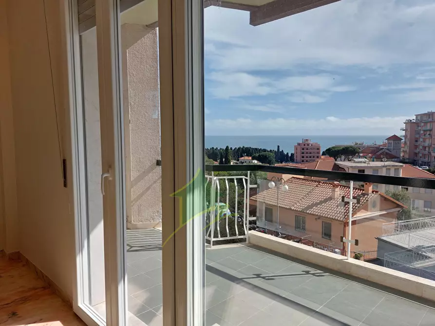 Immagine 14 di Trilocale in affitto  in Via Vallarino 78 a San Remo