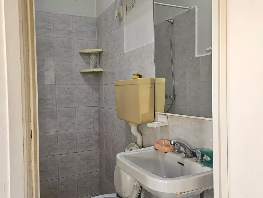 Immagine 9 di Bilocale in vendita  in Via Garibaldi 97 a San Remo