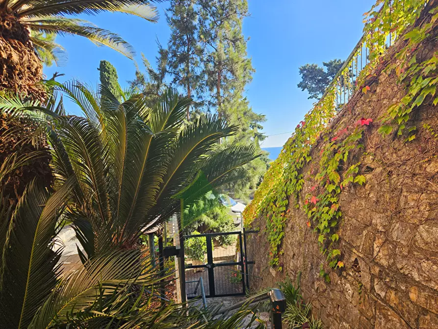 Immagine 27 di Trilocale in vendita  in corso Marconi 298 a San Remo