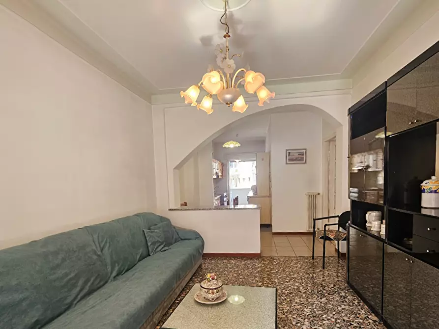 Immagine 1 di Quadrilocale in vendita  in Via Zeffiro Massa 174 a San Remo