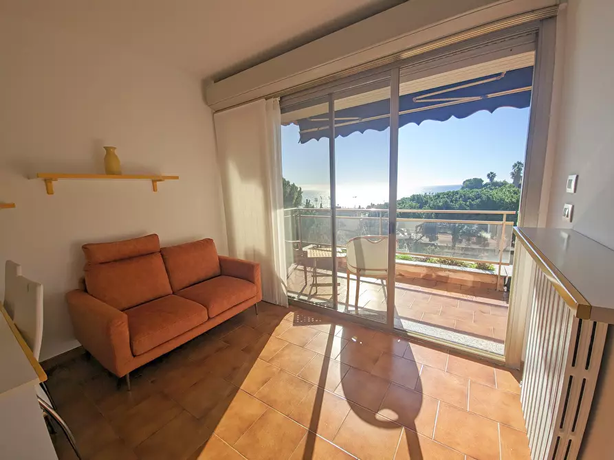 Immagine 2 di Trilocale in affitto  in Via Padre Semeria 133 a San Remo