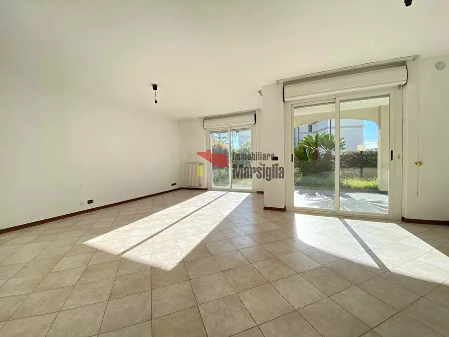 Immagine 10 di Quadrilocale in vendita  in Strada Solaro 88 a San Remo