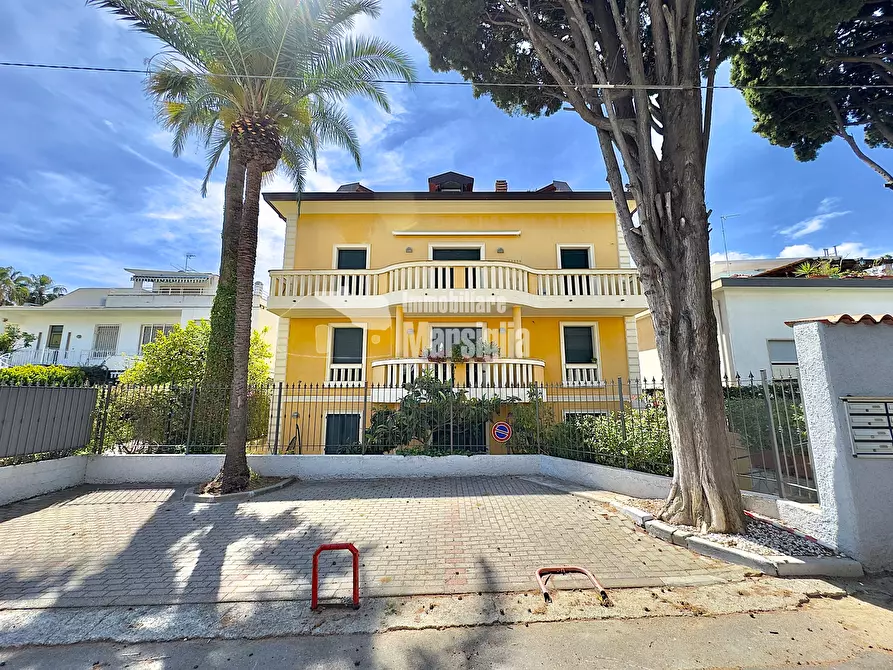 Immagine 1 di Trilocale in vendita  in Via Marinella 31 a San Remo