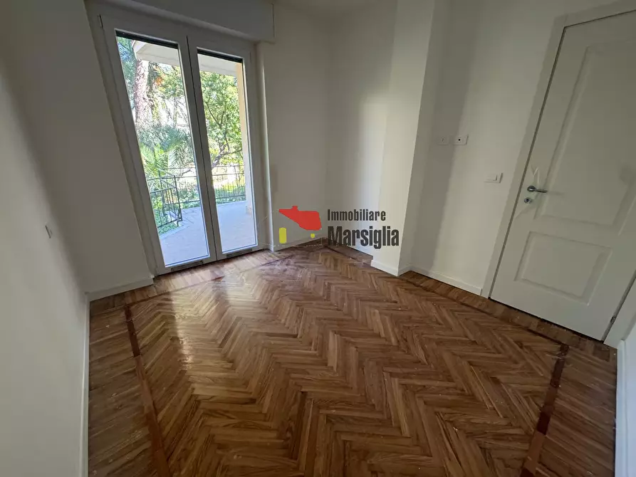 Immagine 9 di Trilocale in vendita  in Corso degli Inglesi 533 a San Remo