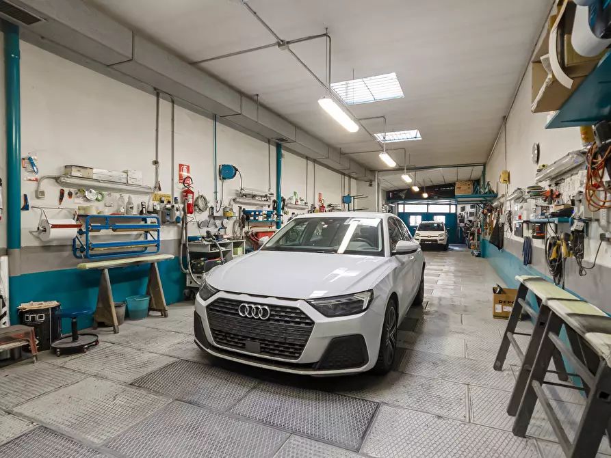 Immagine 5 di Laboratorio in vendita  in Via Magenta a Torino