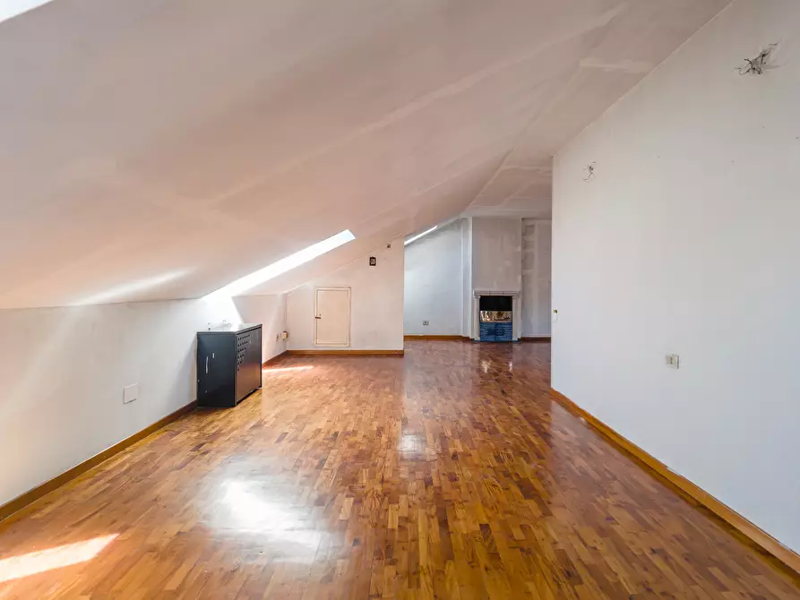 Immagine 13 di Attico in vendita  in Via Verolengo a Torino