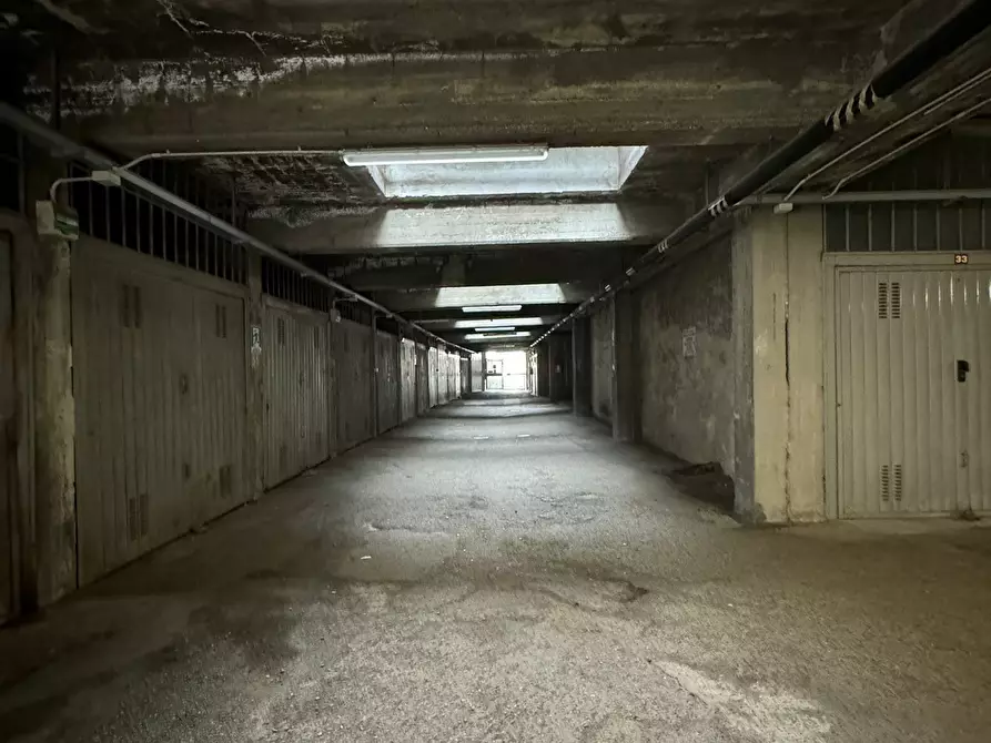Immagine 4 di Garage in vendita  in Via Forlì a Torino