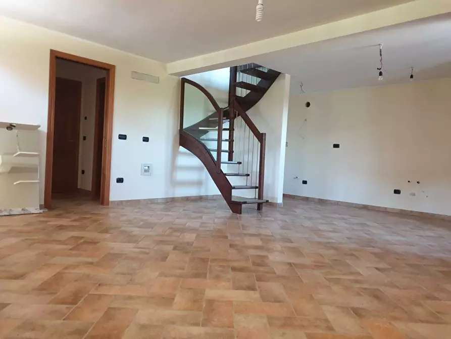 Immagine 3 di Villa in vendita  a Livorno