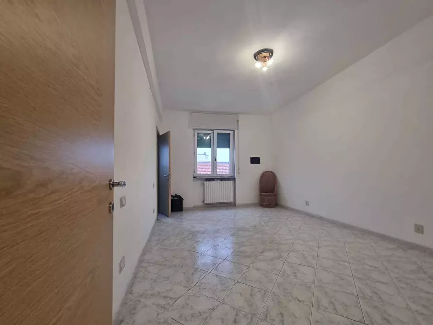 Immagine 11 di Appartamento in vendita  a Livorno