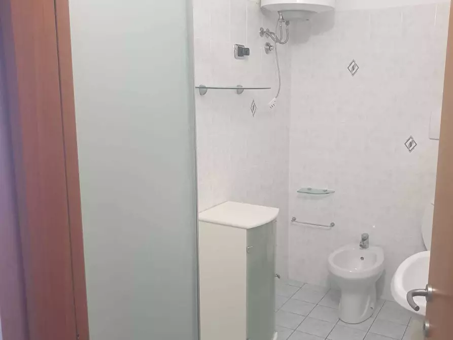 Immagine 5 di Appartamento in vendita  a Livorno