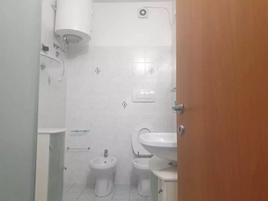 Immagine 7 di Appartamento in vendita  a Livorno