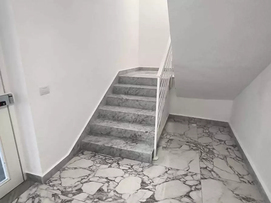 Immagine 4 di Quadrilocale in vendita  a Giugliano In Campania