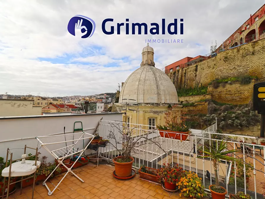 Immagine 28 di Quadrilocale in vendita  in Via Chiatamone a Napoli