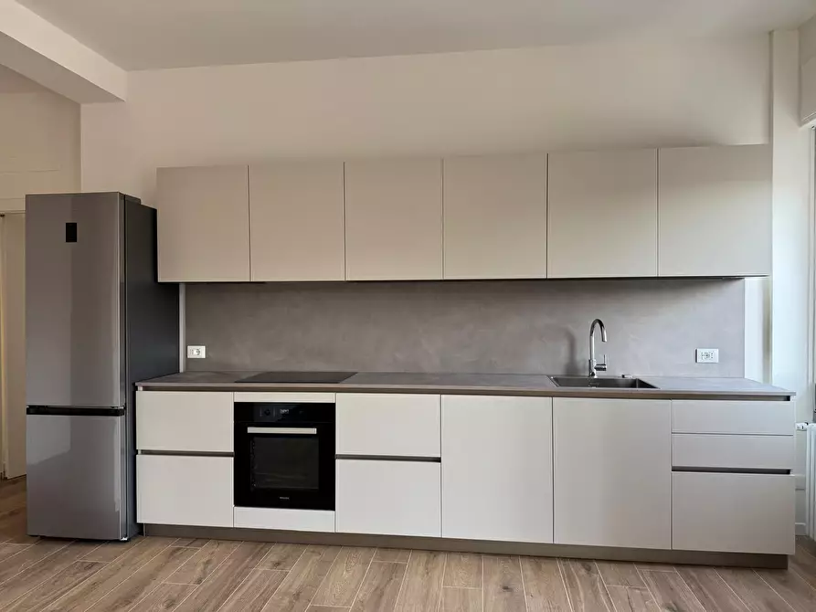 Immagine 3 di Trilocale in affitto  in Via Tommaso Grossi 8 a Como