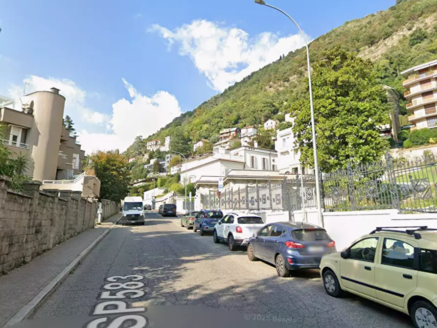 Immagine 6 di Garage in vendita  in Via Torno a Como