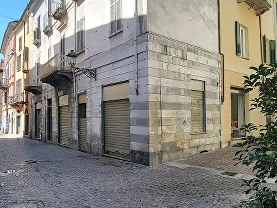 Immagine 1 di Attività artigianale in vendita  in Via Emanuele Foa a Vercelli