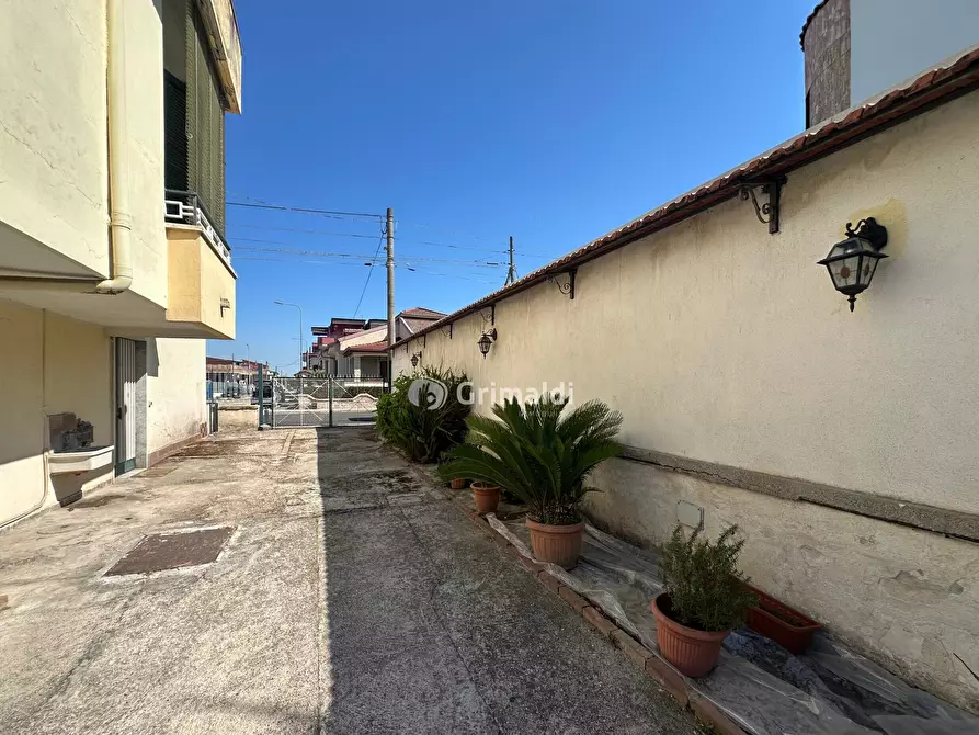Immagine 26 di Villa in vendita  in Via G. Pastore 32 a Acerra