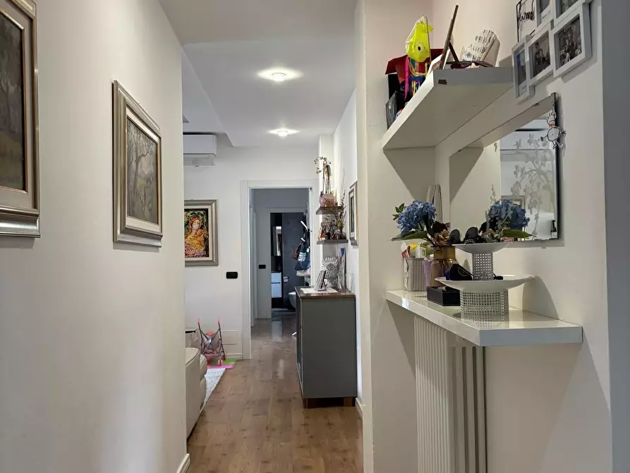 Immagine 15 di Trilocale in vendita  in Via della Conciliazione 36 a Como