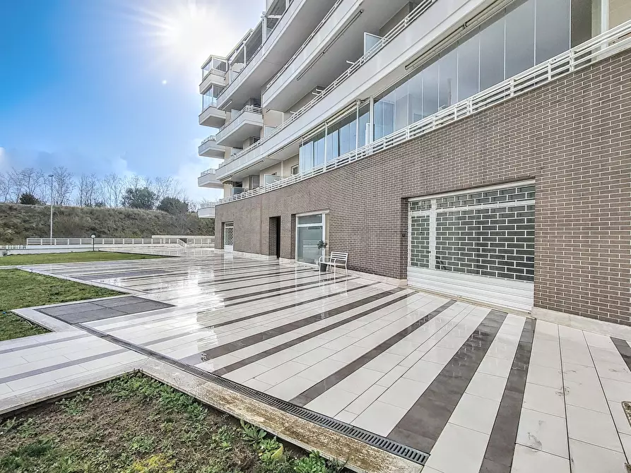 Immagine 1 di Locale commerciale in vendita  in Via alberto giolitti 53 a Roma