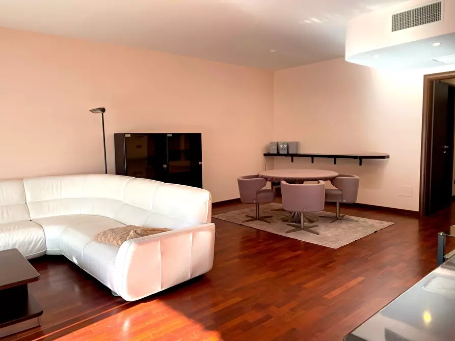 Immagine 5 di Trilocale in vendita  a Como