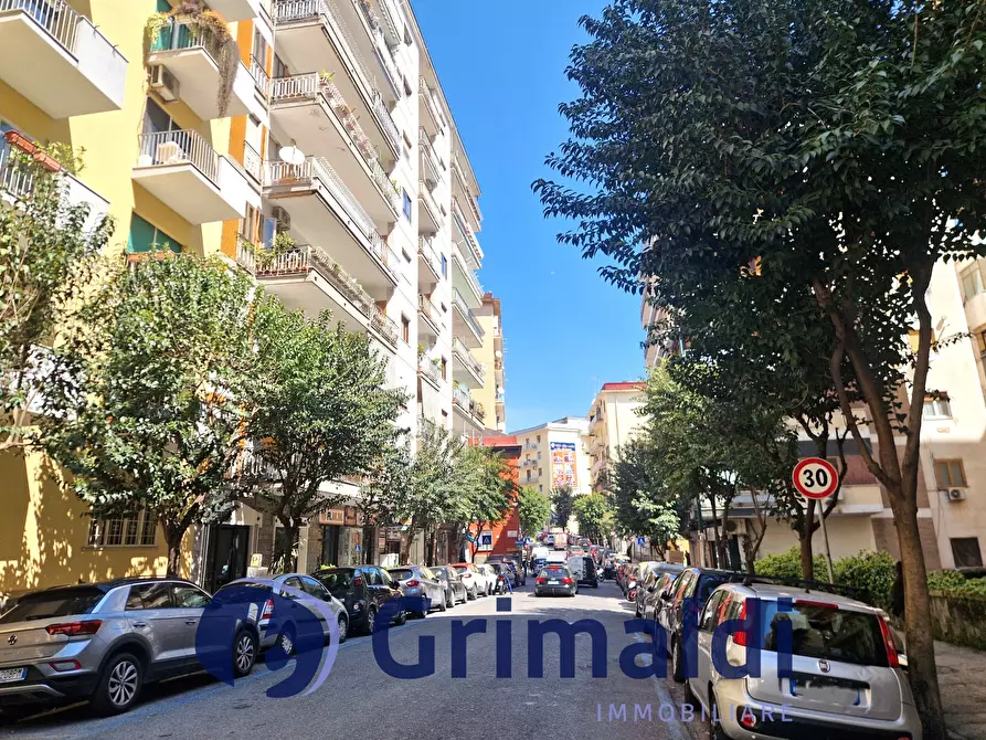 Immagine 1 di Pentalocale in vendita  in Via Giuseppe Orsi 6 a Napoli