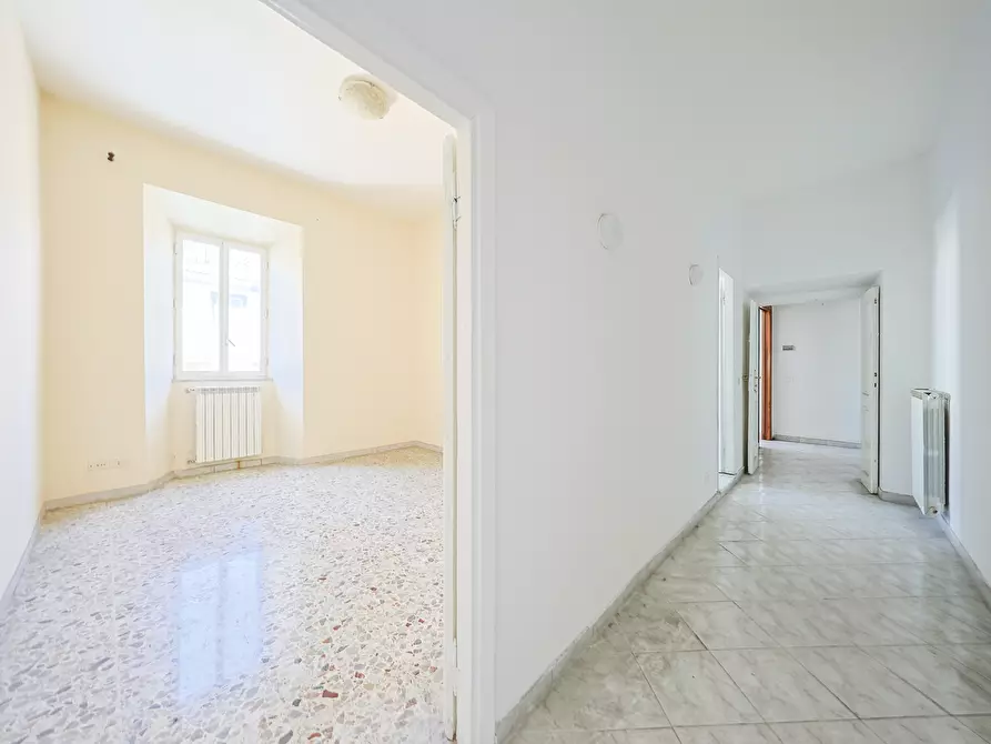 Immagine 12 di Quadrilocale in vendita  in Corso Vittoria Colonna 56 a Marino