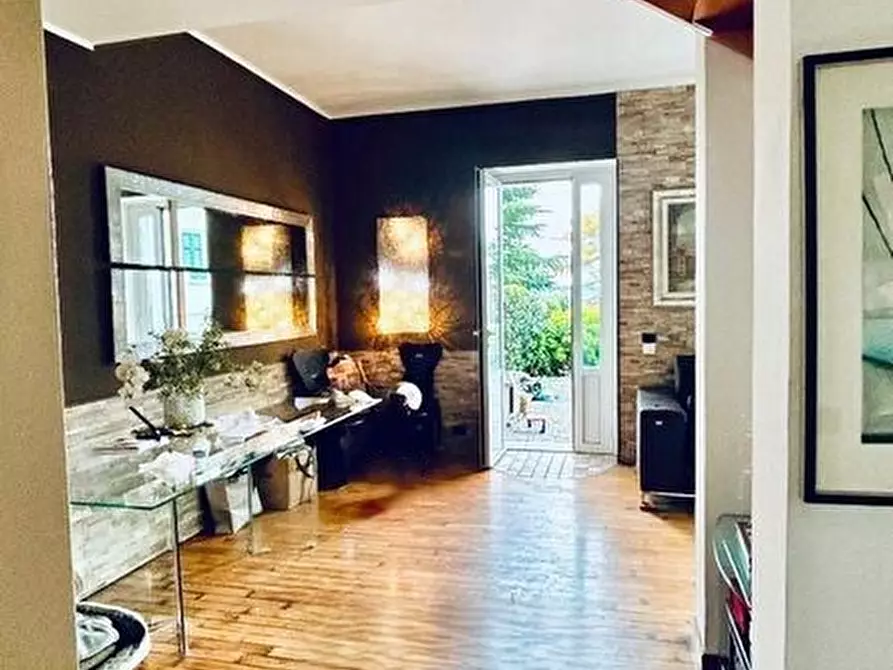 Immagine 14 di Quadrilocale in vendita  a Brunate