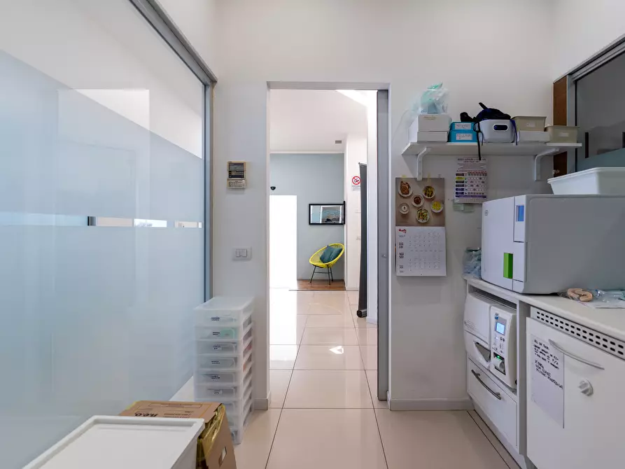 Immagine 7 di Ufficio in vendita  in Viale G. Leopardi 134 a Lecce