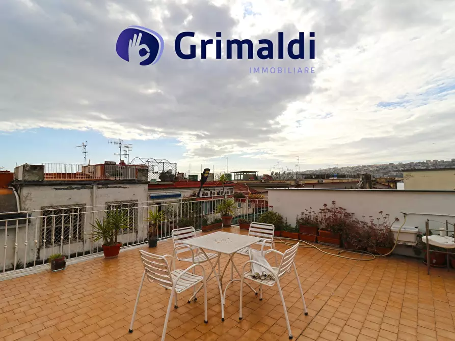 Immagine 27 di Quadrilocale in vendita  in Via Chiatamone a Napoli