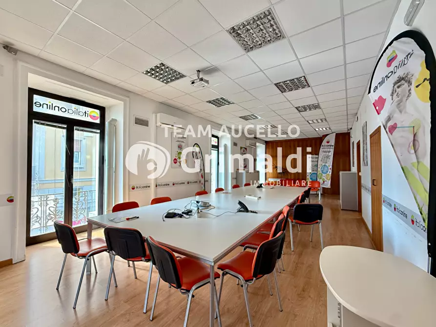 Immagine 6 di Appartamento in vendita  in Corso Giuseppe Garibaldi 167 a Salerno