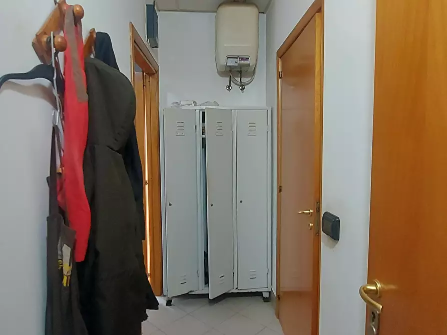 Immagine 42 di Locale commerciale in vendita  in Viale Porta Pia 5 a Brindisi