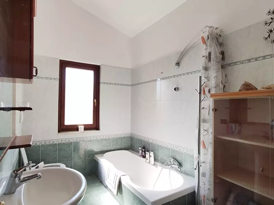 Immagine 10 di Trilocale in vendita  in Via Etna 10/d a Aprilia