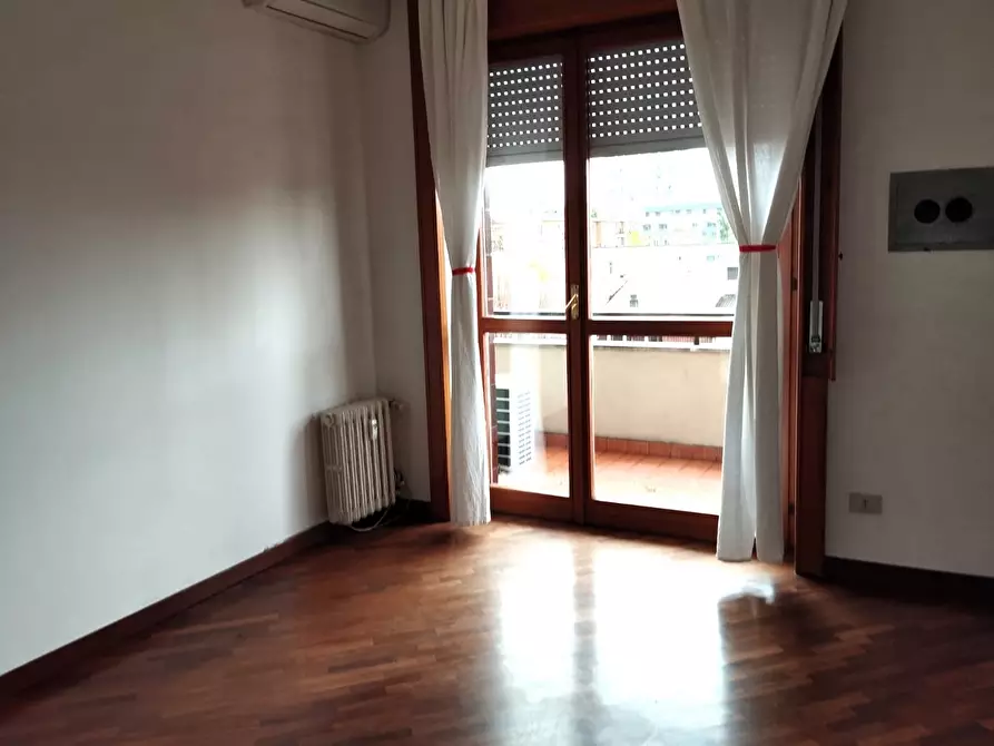 Immagine 18 di Trilocale in affitto  in Via Decembrio 25 a Milano