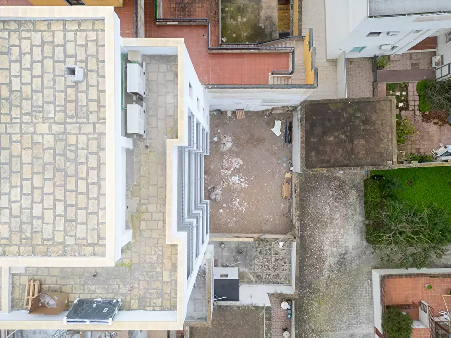 Immagine 43 di Quadrilocale in vendita  in Via Benedetto Croce 5656 a Lecce