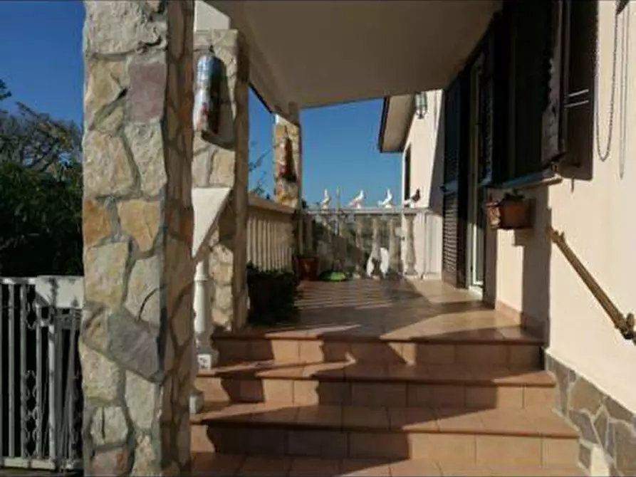 Immagine 3 di Casa indipendente in vendita  in Via delle Acacie 19 a Aprilia