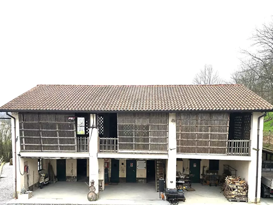 Immagine 17 di Rustico / casale in vendita  in Via C. Battisti 4 a Merone