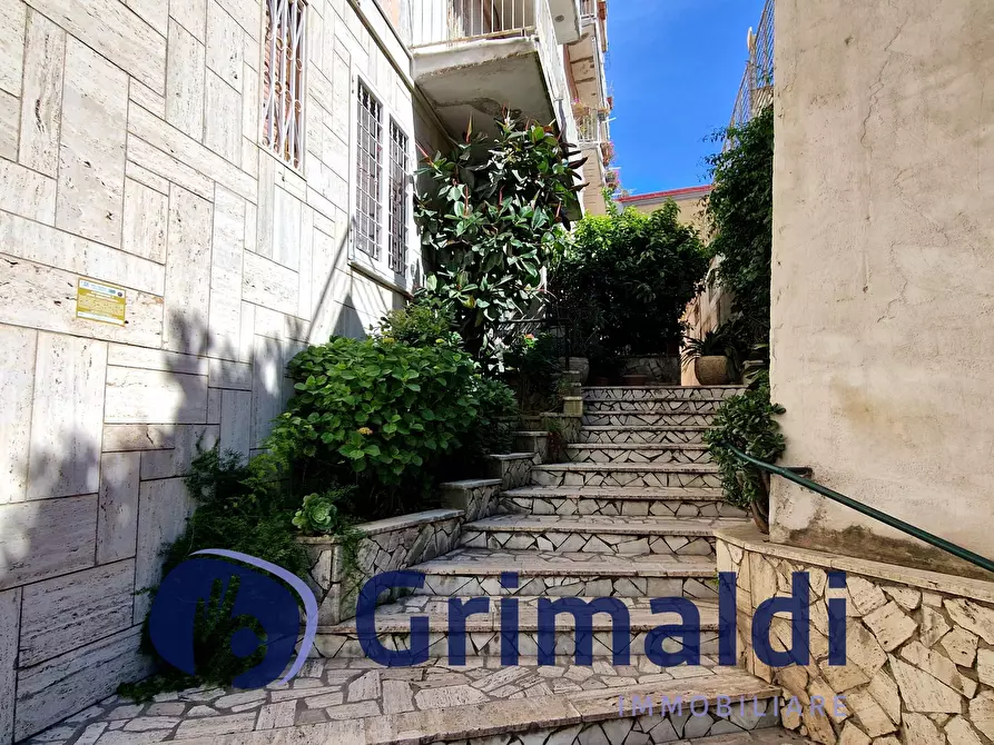 Immagine 2 di Trilocale in vendita  in Salita Cacciottoli 53 a Napoli